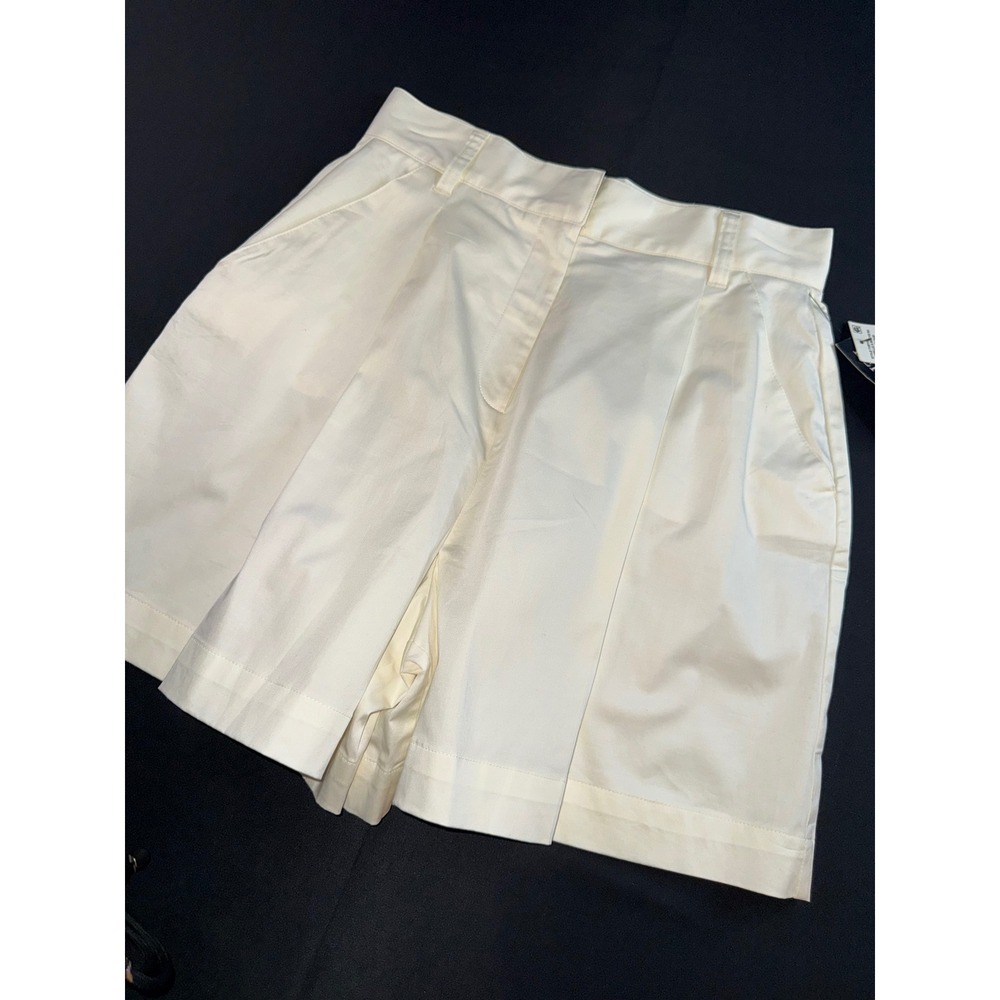 Danielle Bernstein Cream Pleated High Waist Shorts Off White Size 8 NWT‎